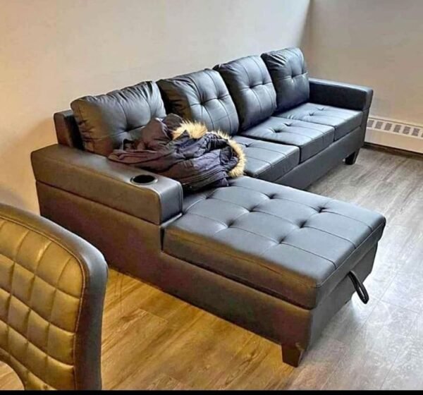 Beautiful 4 Seater Sectional leather Sofa Set